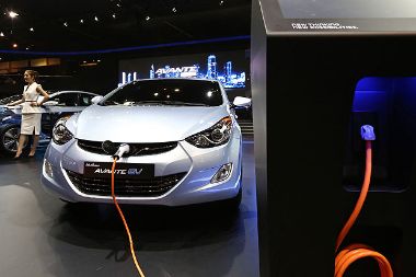El precio de las baterías de litio caerá en 70% en la próxima década