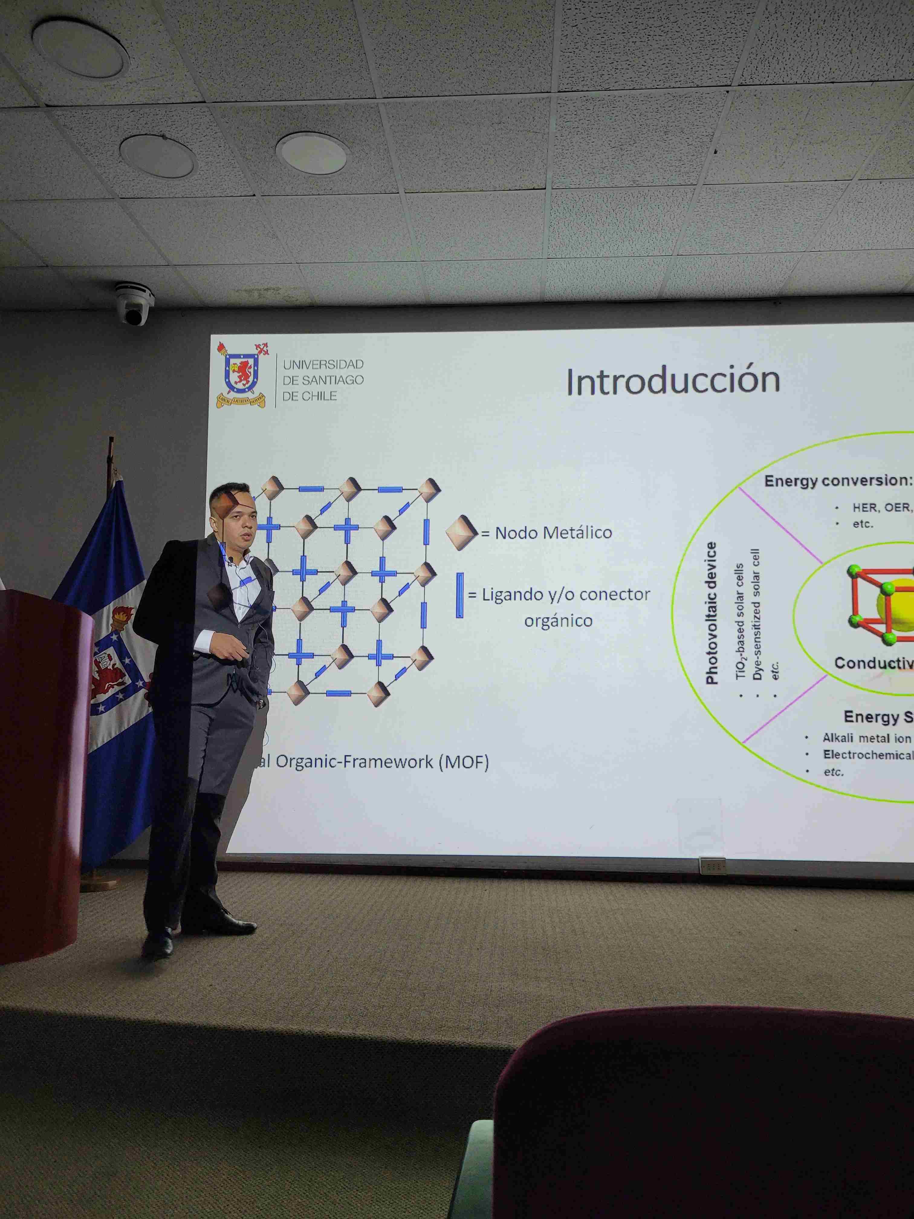 Kevin Granados, graduado de Doctorado en Química: “Estar inmerso en un ambiente donde la investigación es prioritaria es estimulante”