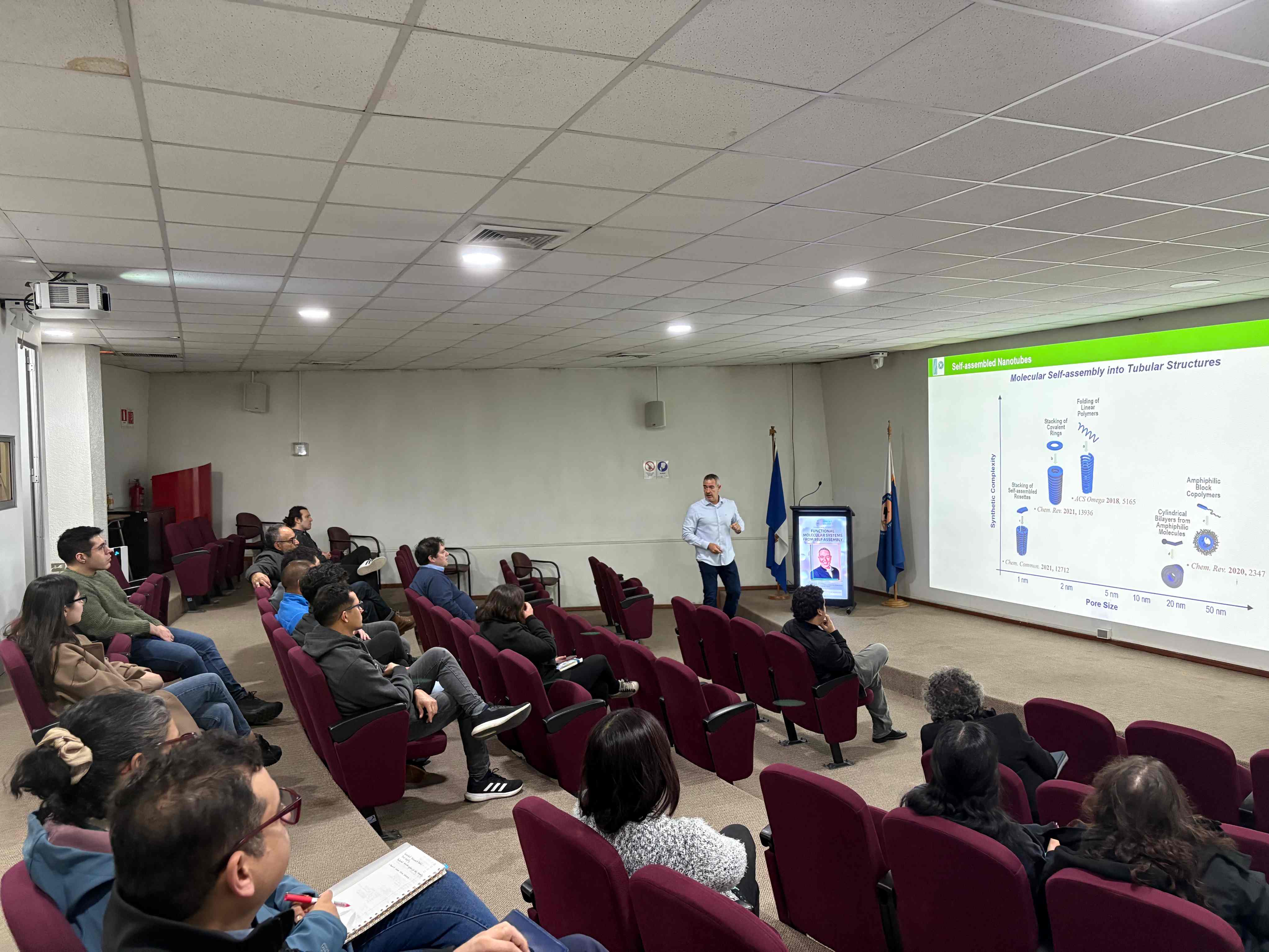 imagen Investigador de la Universidad Autónoma de Madrid imparte charla magistral y abre camino a futuras colaboraciones 