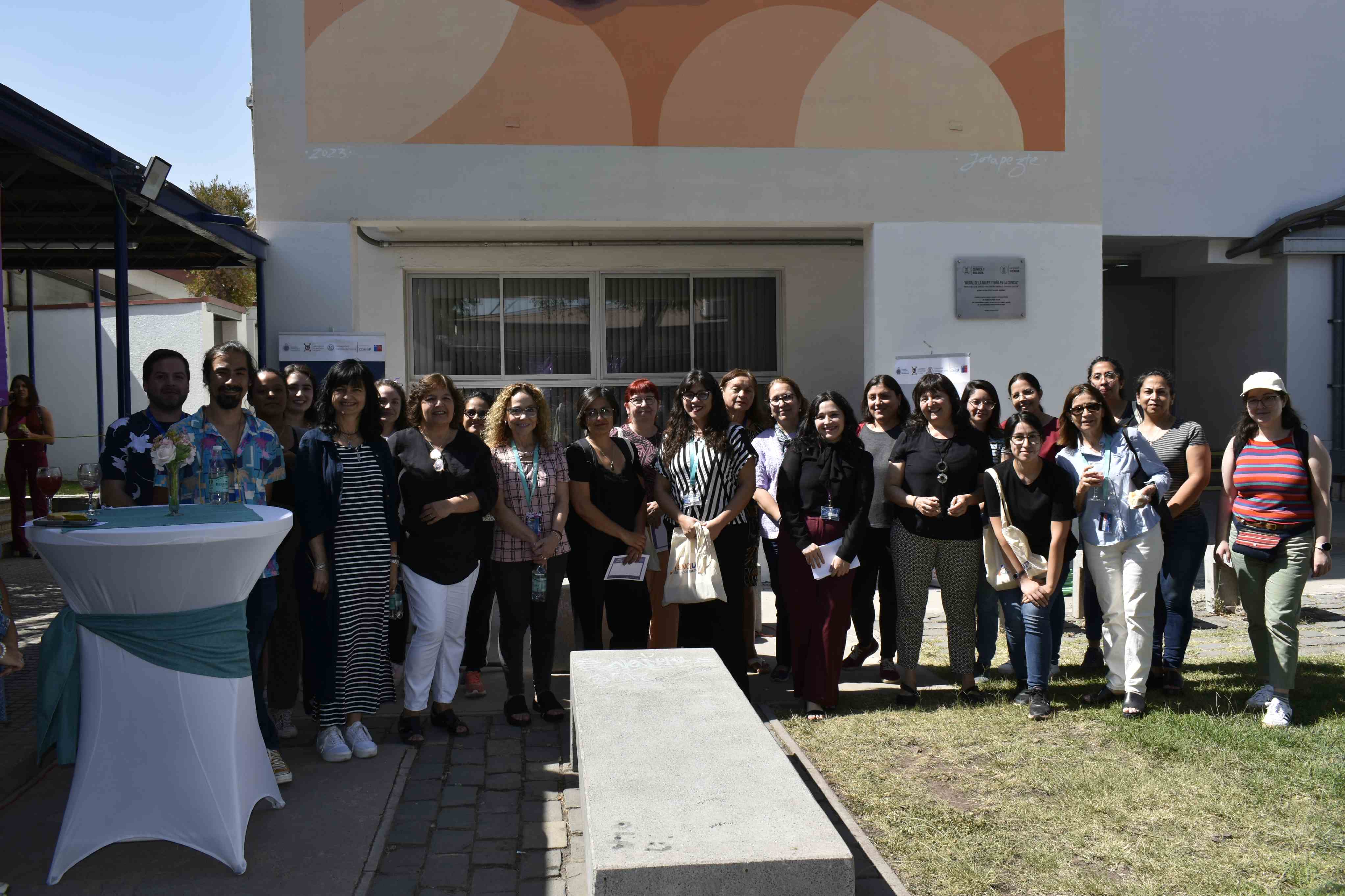 Científicas se reunieron en Mural de la Mujer y Niña en la Ciencia