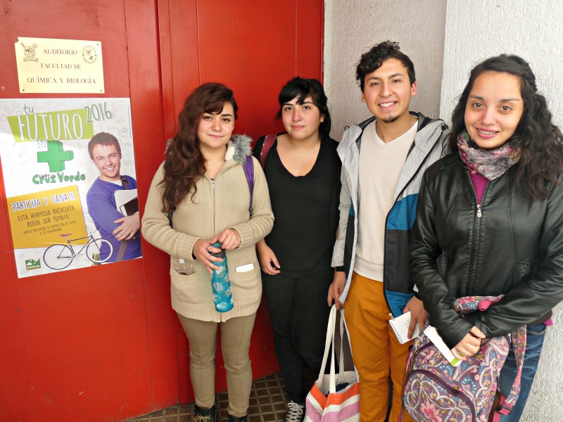 Estudiantes de Química y Farmacia participan de “Tu futuro en Cruz Verde”  una nueva actividad de vinculación con el medio laboral de la carrera. 