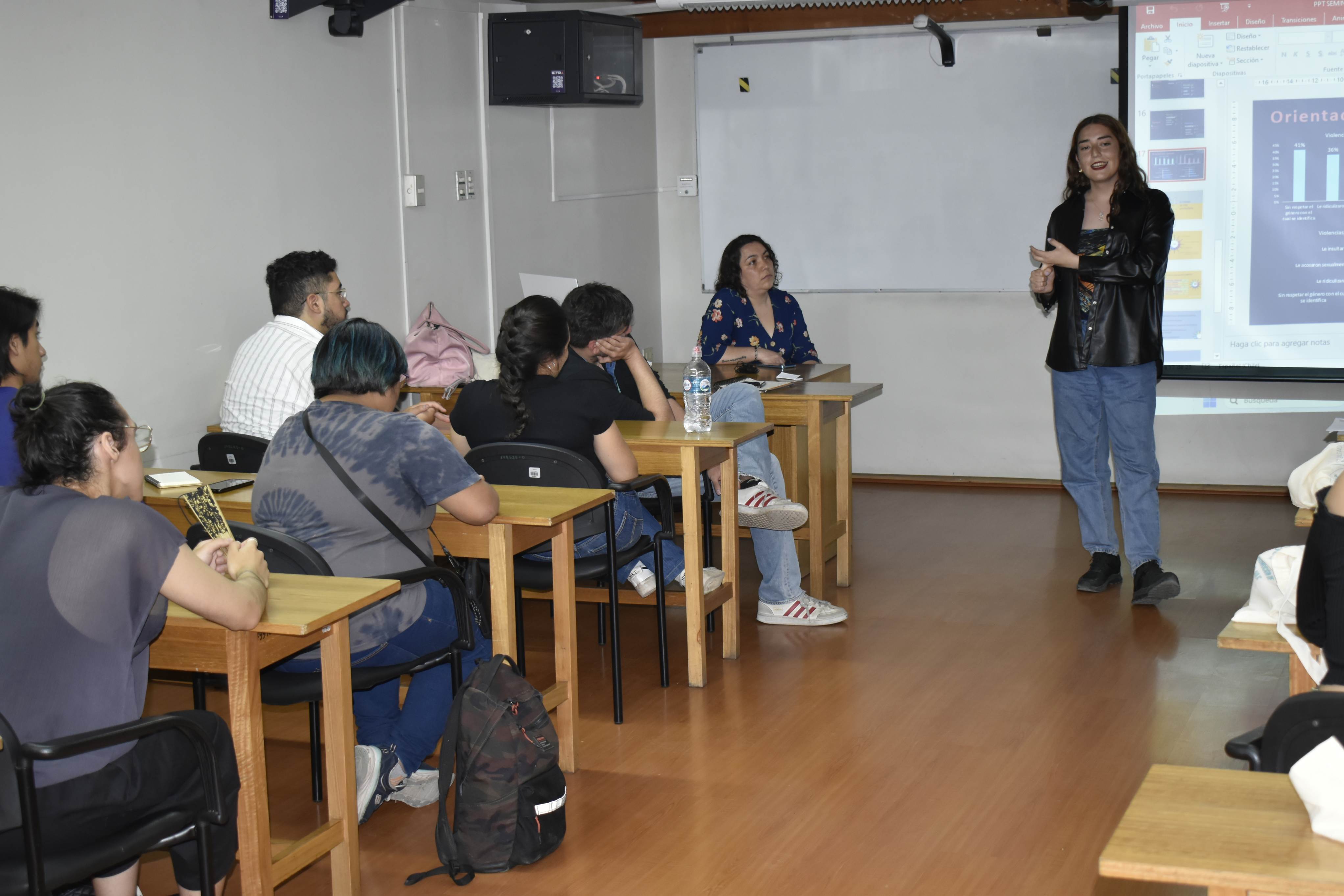 Diálogos y experiencias sobre género y diversidades son parte Ciclo de Conversación en la Facultad de Química y Biología