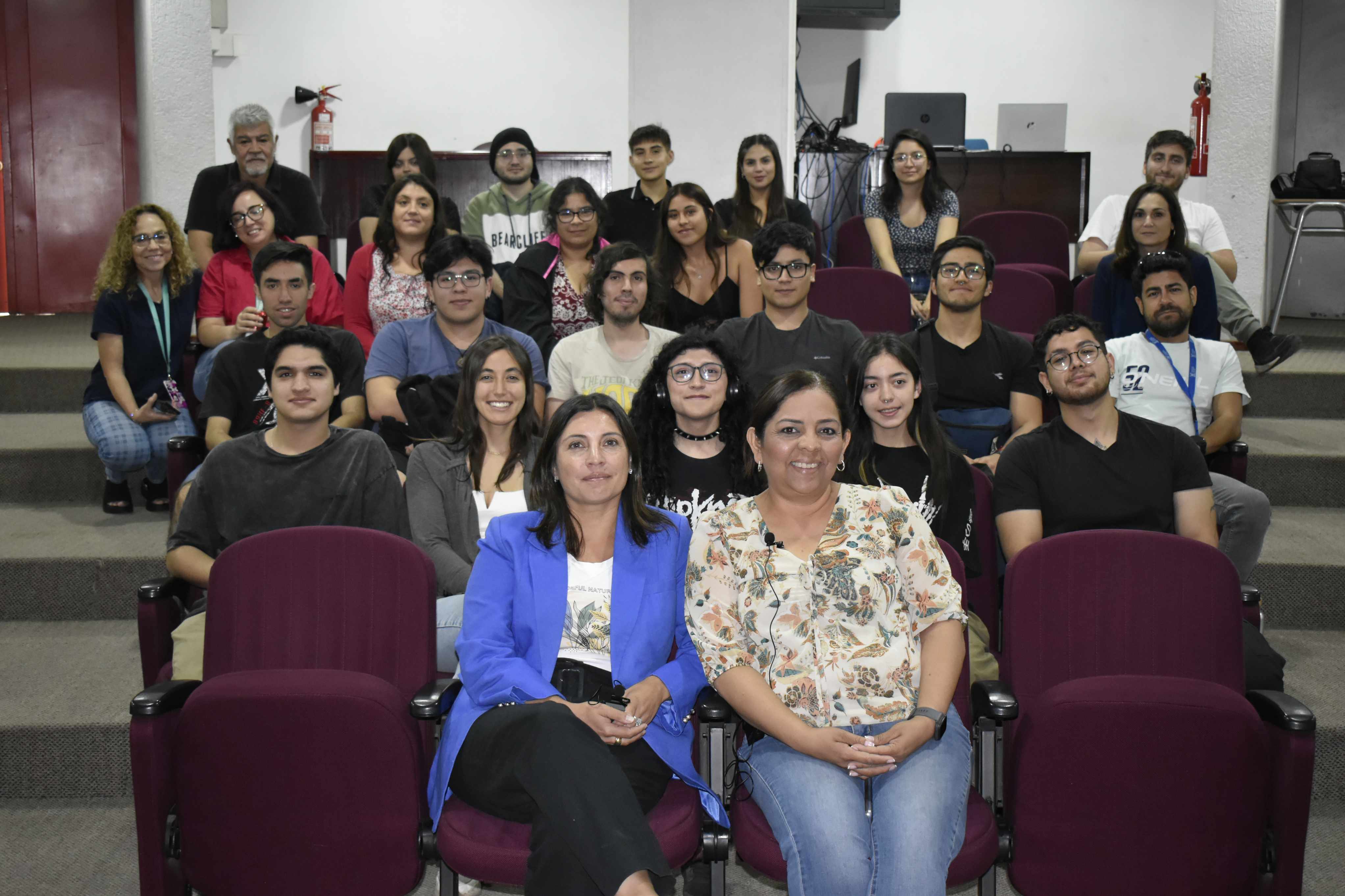 Charla Magistral: Dra. Karina Vázquez visita la Facultad de Química y Biología y expone sobre química medicinal en ciencias veterinarias
