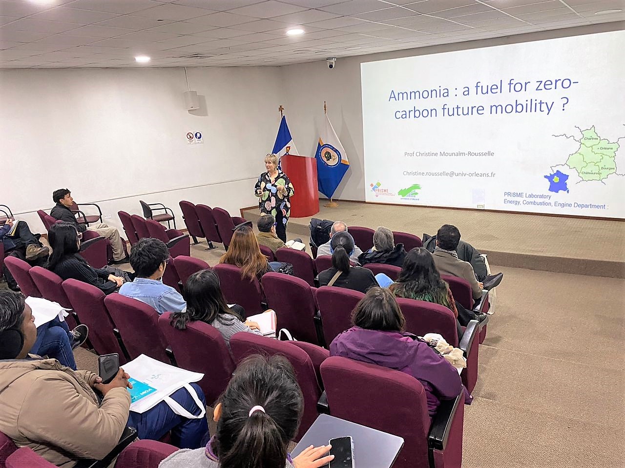imagen El amoniaco verde como combustible limpio: charla de investigadora francesa en la Facultad de Química y Biología