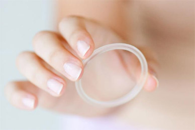 Académicos diseñan anillo anticonceptivo que disminuye riesgo de enfermedades cardiovasculares en mujeres