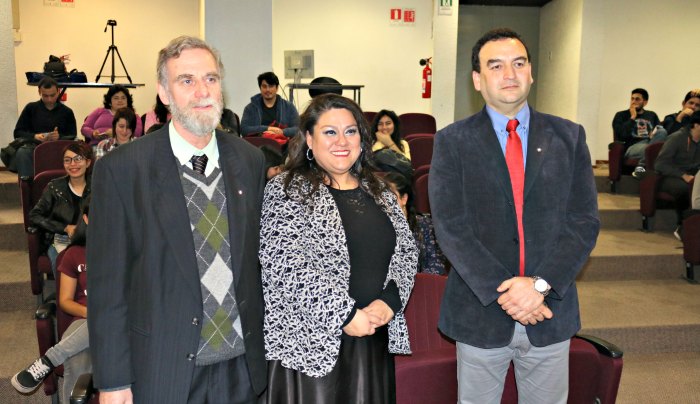 imagen Académicos, estudiantes y autoridades en la materia reflexionan sobre el rol social del Químico Farmacéutico en Chile