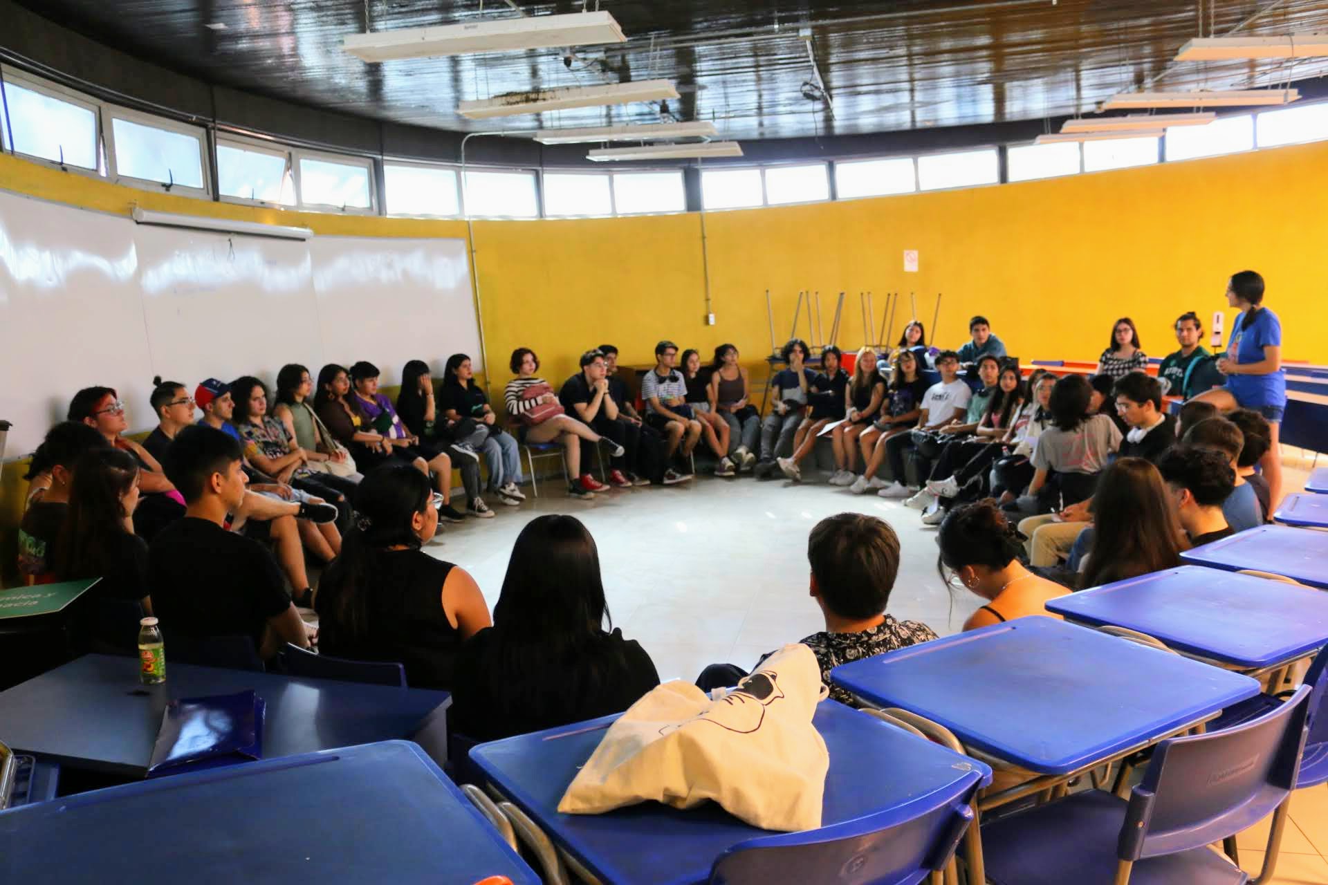 Facultad de Química y Biología recibe a generación cachorra 2024