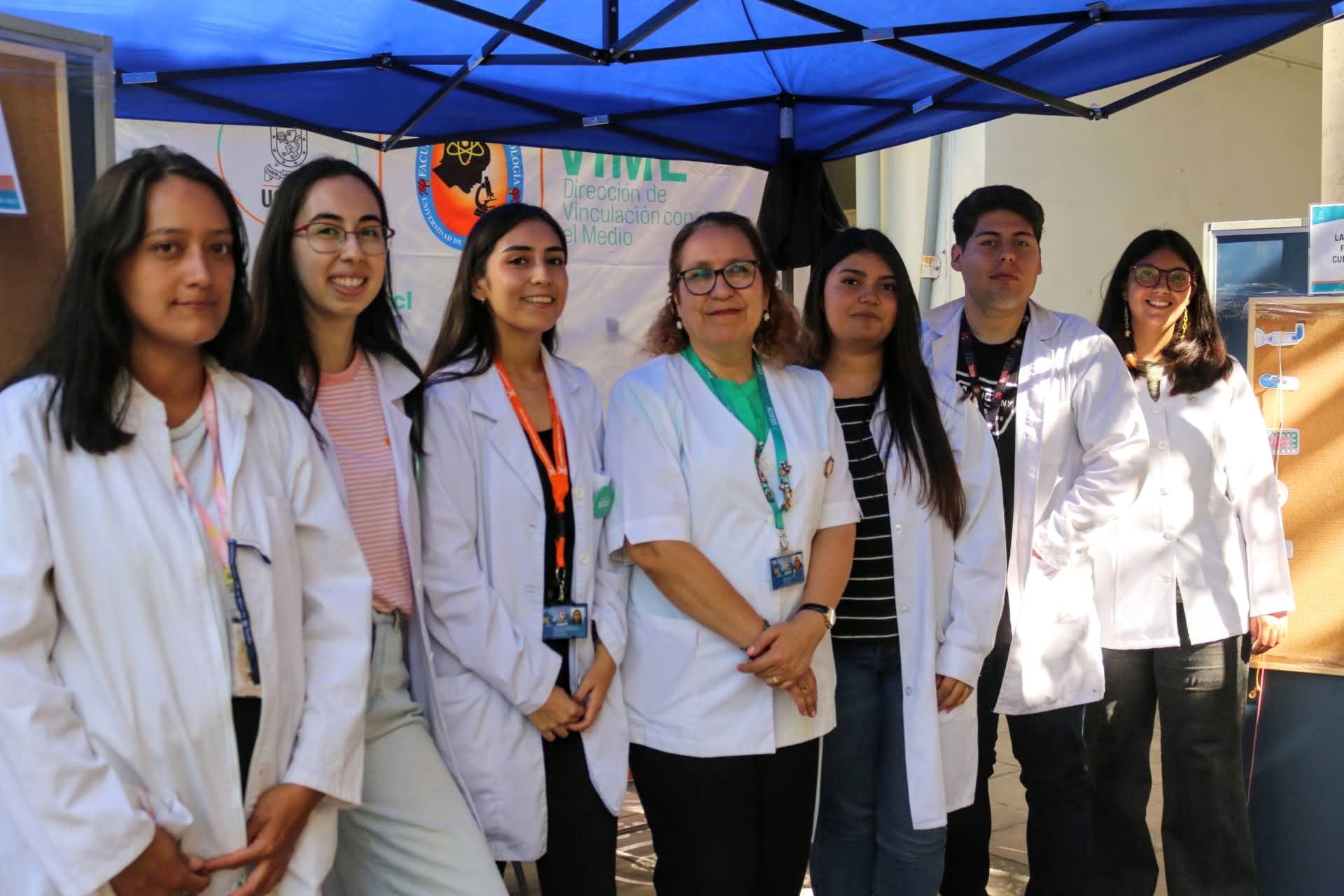Estudiantes de carreras de la salud participan en actividad comunitaria en CESFAM Padre Vicente Irarrázaval