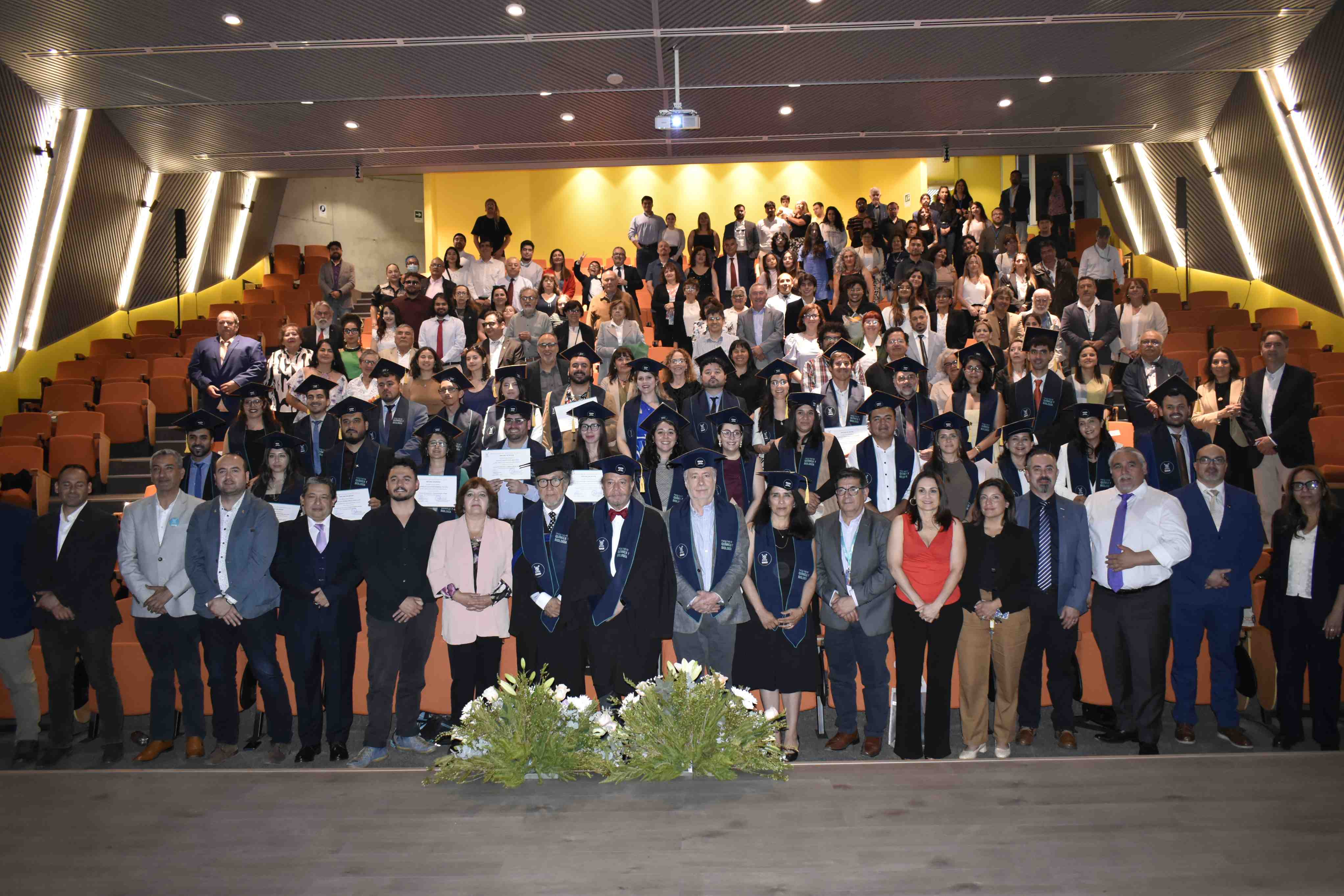imagen Graduación de doctores y magísteres de la Facultad de Química y Biología destaca compromiso con el fortalecimiento de la investigación nacional 