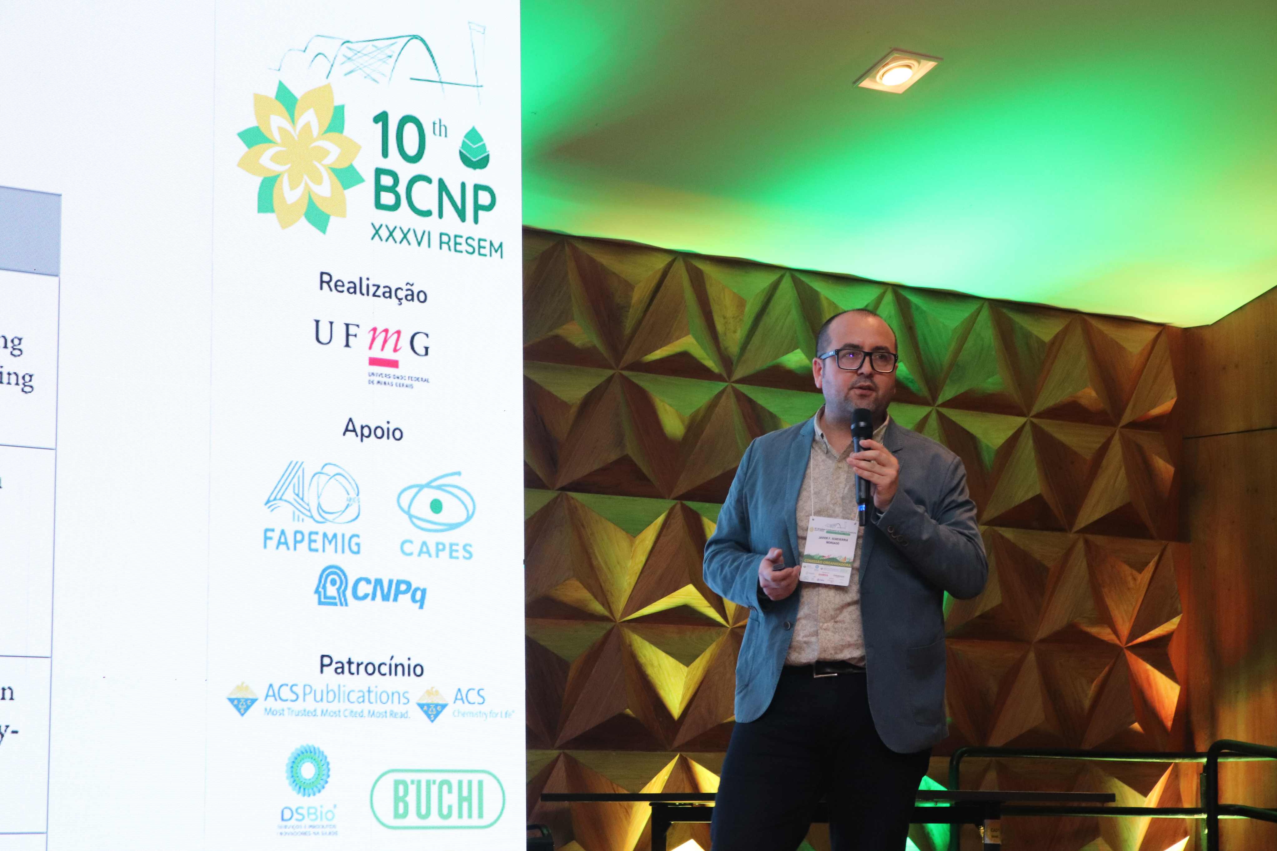 imagen Investigador de la USACH expone sobre uso sostenible de plantas medicinales en conferencia internacional en Brasil