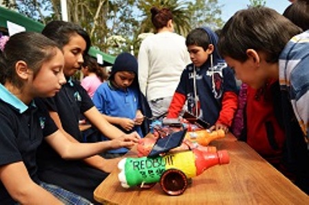 Escolares de Santiago mostrarán sus proyectos científicos en Primera Feria Comunal