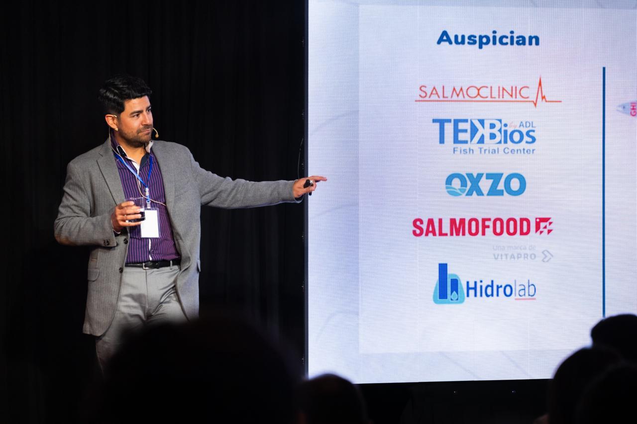 Exposición del Dr. Felipe Reyes revela avances en el tratamiento de la patología branquial en salmones