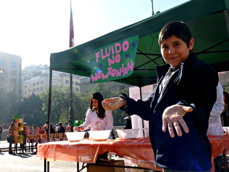 Estudiantes de la Facultad de Química y Biología participan de la 1º Feria Comunal Escolar de Ciencia y Tecnología