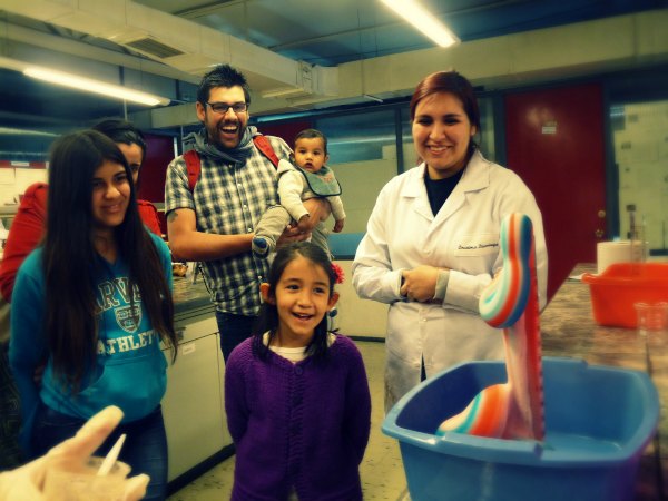 Facultad de Química y Biología convoca a estudiantes a participar en la Quinta Feria Científica y el Tercer Concurso de Proyectos