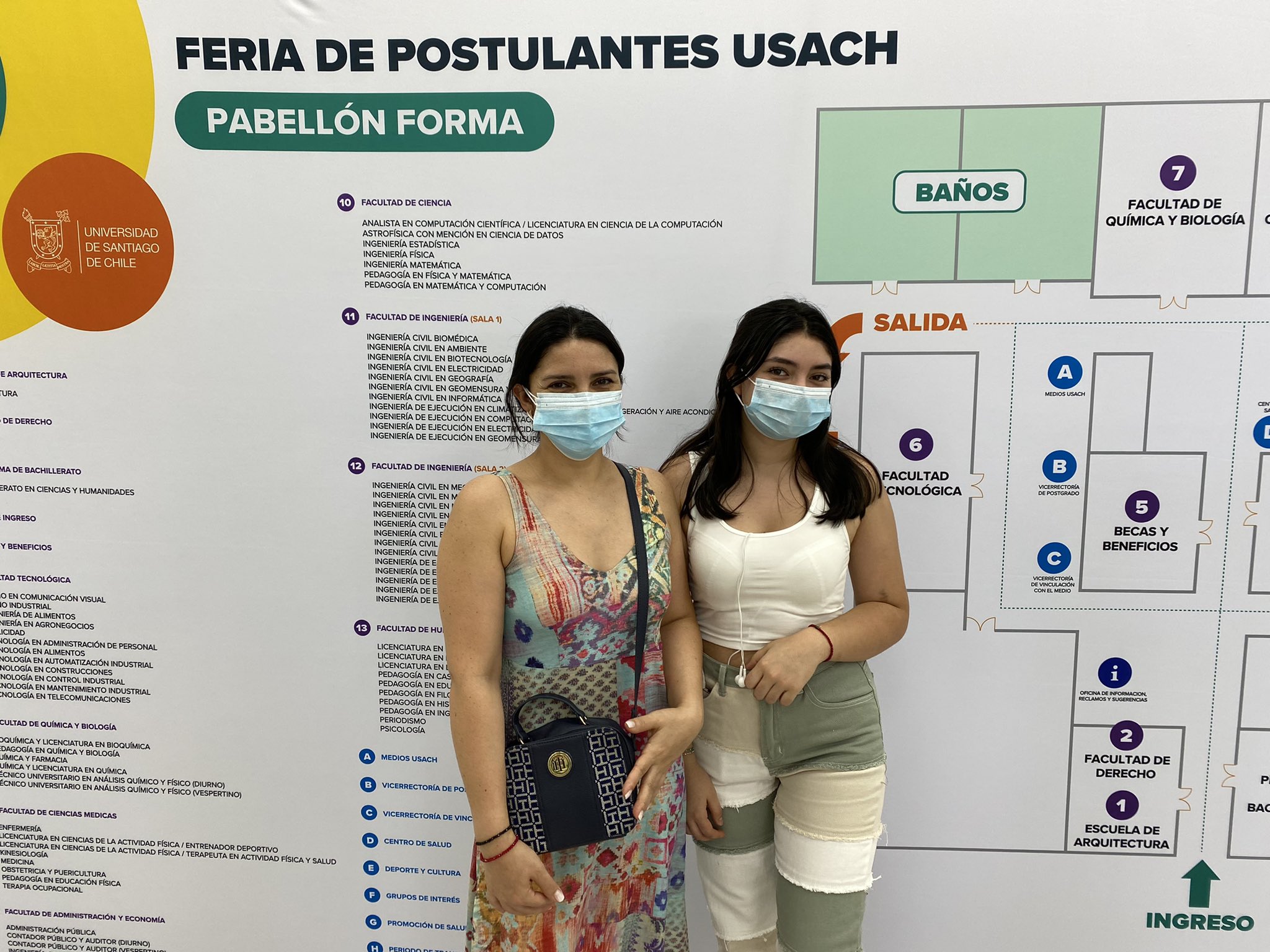 Facultad de Química y Biología presenta novedades en Feria del Postulante del 2022