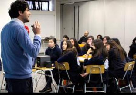 Estudiantes de colegios reciben orientación para participar en la Feria Antártica