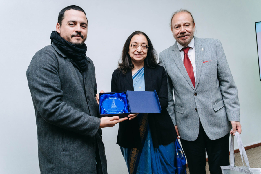 Plantel y Embajada de la India se unen para impulsar la medicina integrativa del Yoga y Ayurveda