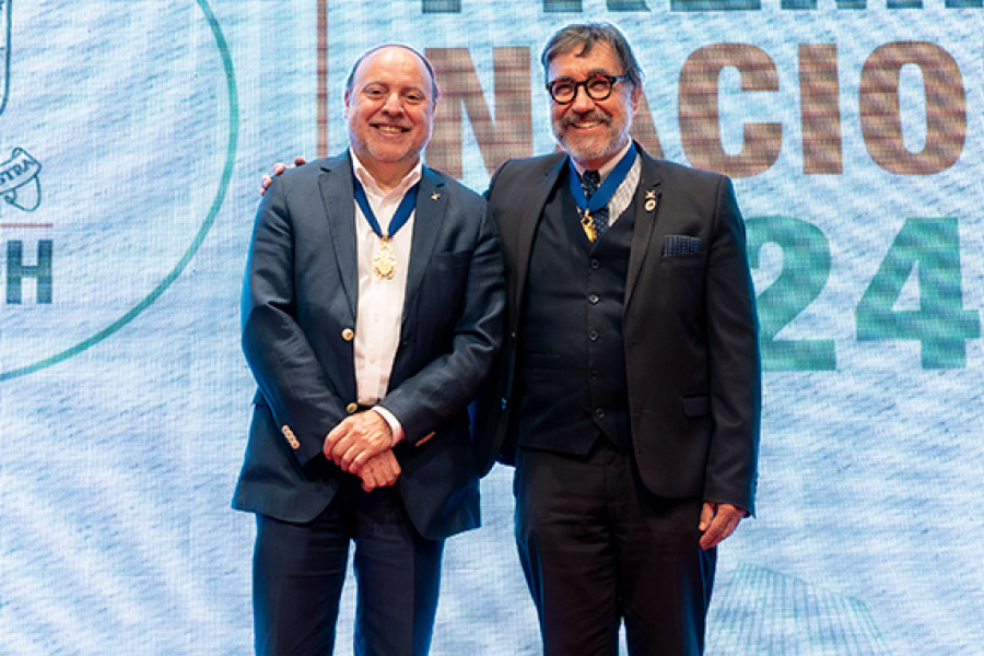 imagen Universidad de Santiago condecora a sus dos Premios Nacionales 2024