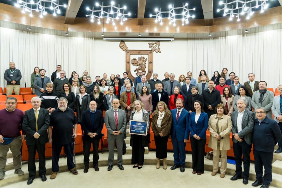 Asociación Global Energy entrega reconocimiento a Dr. José Zagal por su impecable trayectoria científica