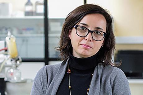 imagen Investigadora Usach estudia estructura química y efectos secundarios de antiinflamatorios