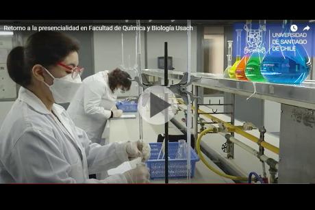 Plan piloto permite retorno de estudiantes de último año de carrera TUAQF a laboratorios de Química y Biología