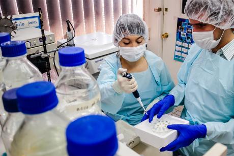 U. de Santiago contra pandemia COVID: Desde secuenciación genómica a detección del virus en aguas residuales