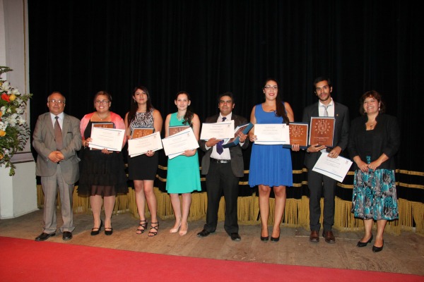 Facultad de Química y Biología celebra a sus titulados y postgraduados en solemne ceremonia de graduación