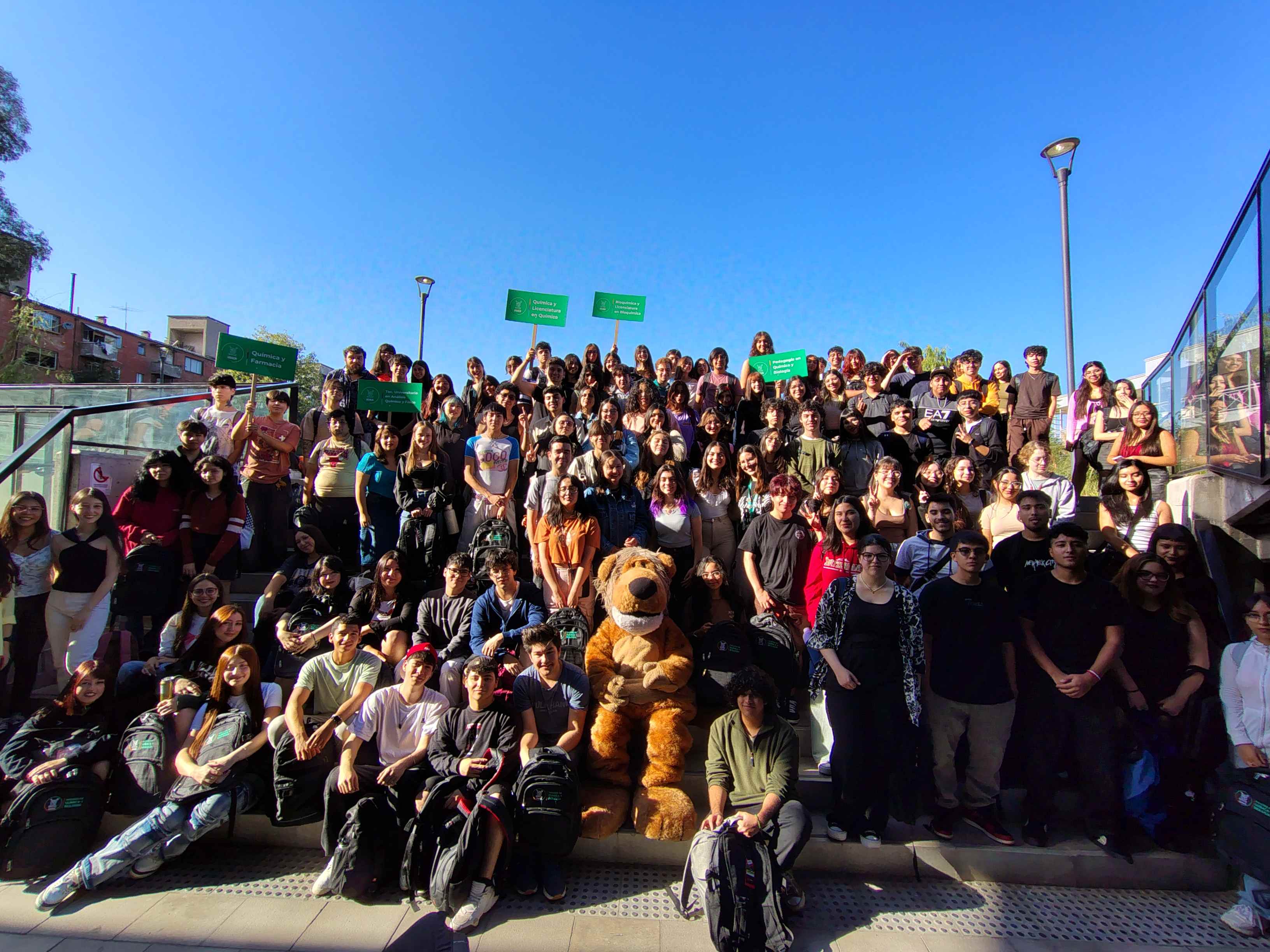 imagen Facultad de Química y Biología reúne a su generación 2025 en una gran bienvenida