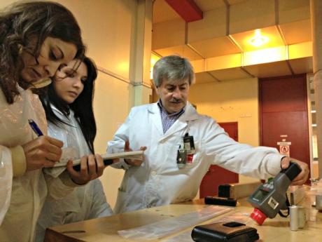 Estudiantes de Facultad estrechan vínculo con Centros de Estudios Nucleares 