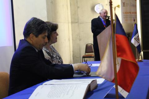 imagen FQyB otorga reconocimiento como Profesor Distinguido al Dr. José Ramón Gancedo