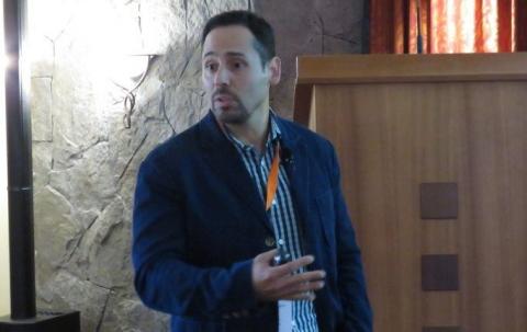 imagen Investigador de la U. de Santiago participa de seminario organizado por farmacéutica veterinaria sobre control de patologías virales en peces