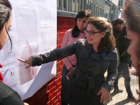 Estudiantes de Bioquímica participan de actividad de difusión científica en la Facultad