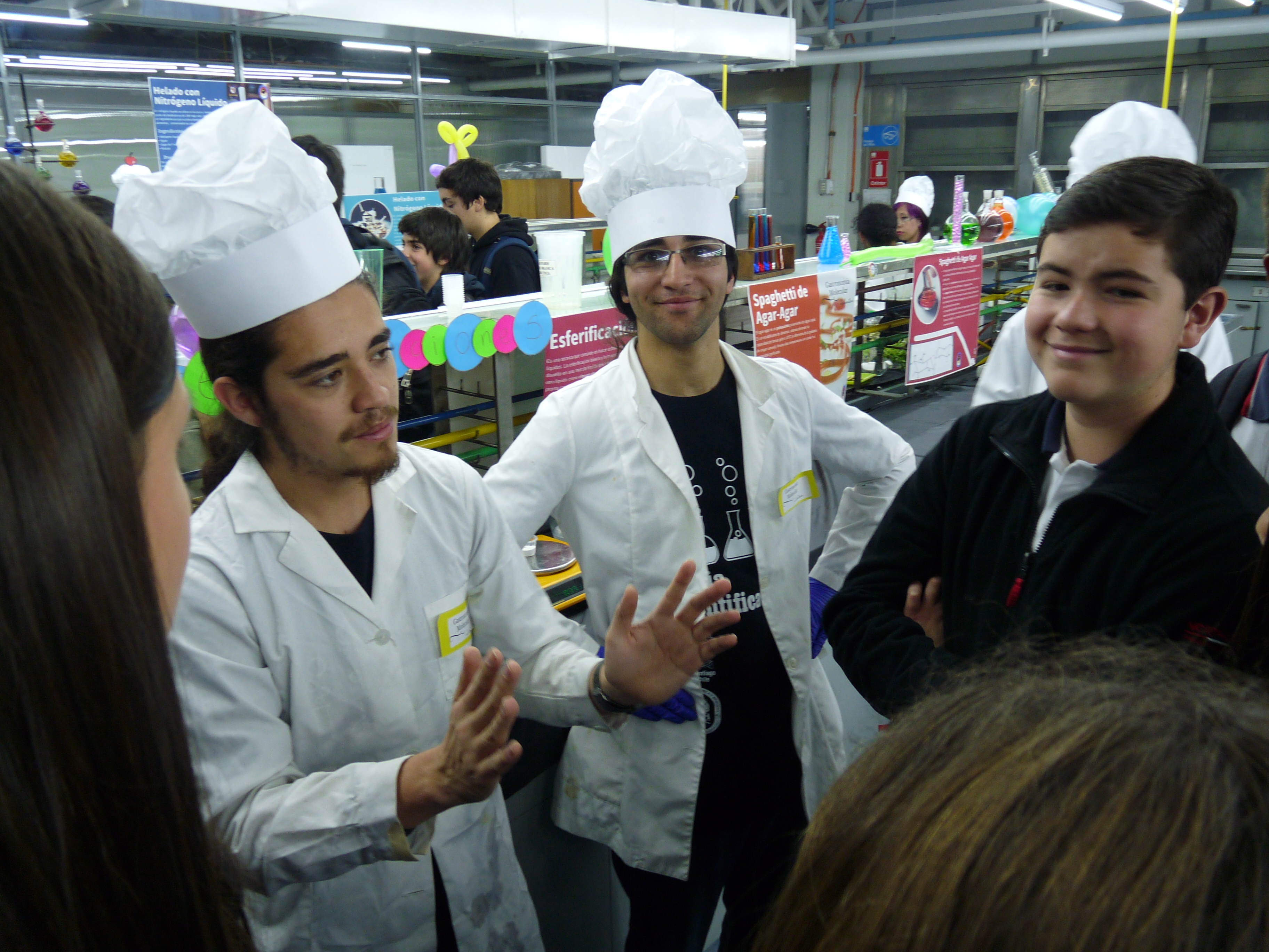 Facultad de Química y Biología cierra exitosa versión de Feria Científica y premia a los mejores proyectos científicos