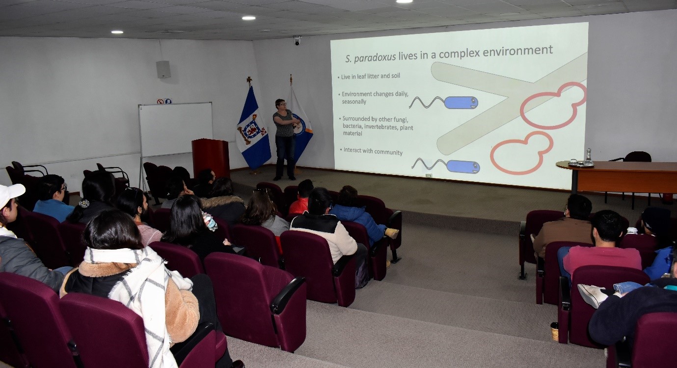 imagen Visita de la Dra. Primrose J. Boynton fortalece la colaboración académica y la enseñanza de la biología en la Facultad de Química y Biología