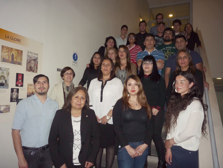 Facultad de Química y Biología entrega diplomas a estudiantes y trabajadores de curso de Propedéutico 