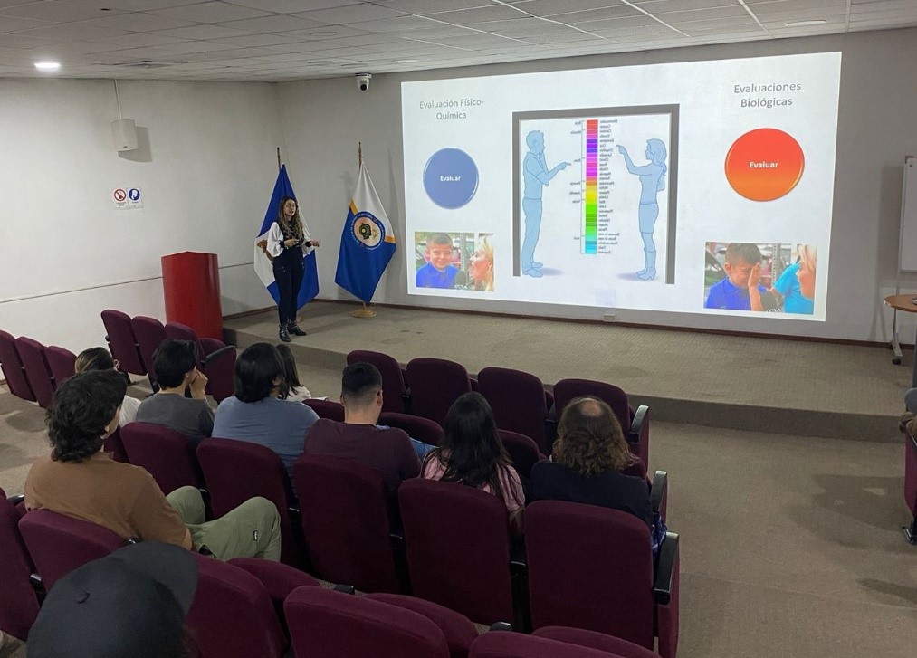 imagen Académica de la Universidad Autónoma de Nuevo León imparte Charla Magistral sobre Diseño y Evaluación Inmunológica de Materiales Avanzados como Alternativas Biomédicas