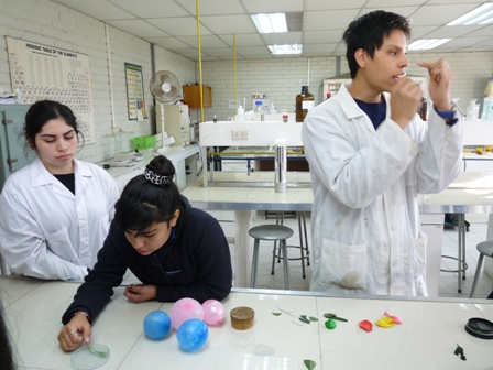 Facultad de Química y Biología consolida programa de vinculación con la comunidad