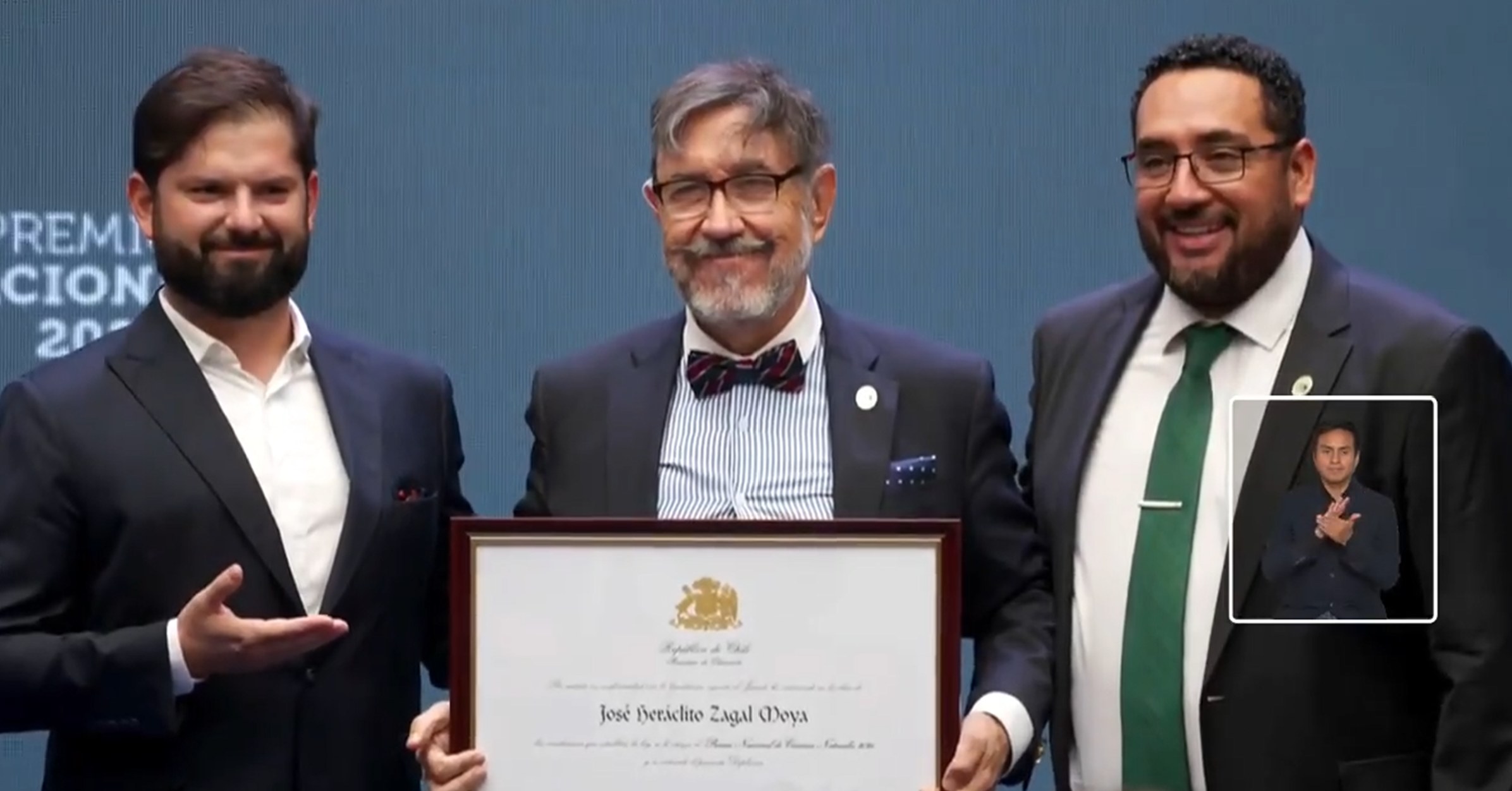 imagen Presidente Boric hace entrega oficial de Premios Nacionales 2024 a doctores Ross y Zagal