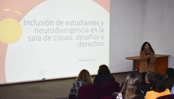 imagen Facultad de Química y Biología se reúne a compartir experiencias y estrategias para inclusión de sus estudiantes