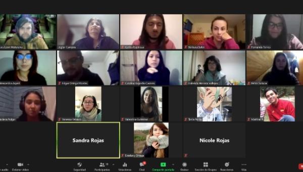 Pedagogía en Química y Biología implementa semilleros de investigación para fomentar habilidades en profesores en formación