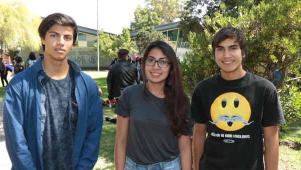 imagen Estudiantes y académicos de la FQyB participan en desayuno de bienvenida alumnos nuevos