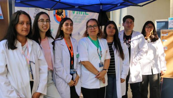 Estudiantes de carreras de la salud participan en actividad comunitaria en CESFAM Padre Vicente Irarrázaval