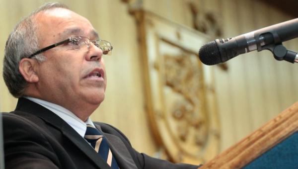 Dr. Gustavo Zúñiga asume segundo período como Decano de la Facultad de Química y Biología