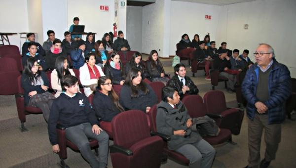 imagen Programa de visitas continúa recibiendo profesores y estudiantes durante 2017
