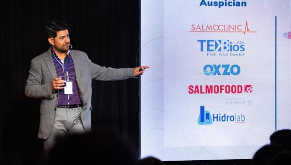 Exposición del Dr. Felipe Reyes revela avances en el tratamiento de la patología branquial en salmones