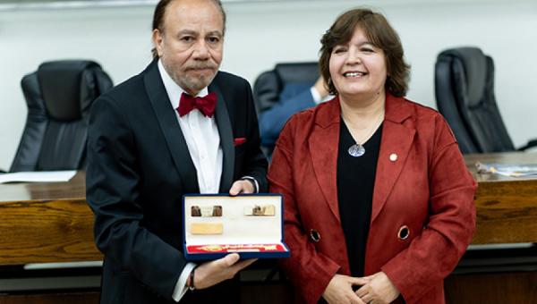 imagen Dr. Bernardo Morales Muñoz asumió como decano de la Facultad de Química y Biología