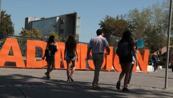 imagen Decanos (as) y autoridades de la Usach evalúan positivamente marcha blanca de actividades académicas para estudiantes nuevos