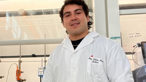 Matías Zapata, estudiante de Doctorado en Química, y pasantía en Francia: “Es una experiencia que transforma”