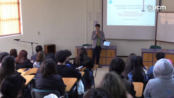 imagen Académico dicta charla magistral en inauguración de año académico en Universidad Católica del Maule