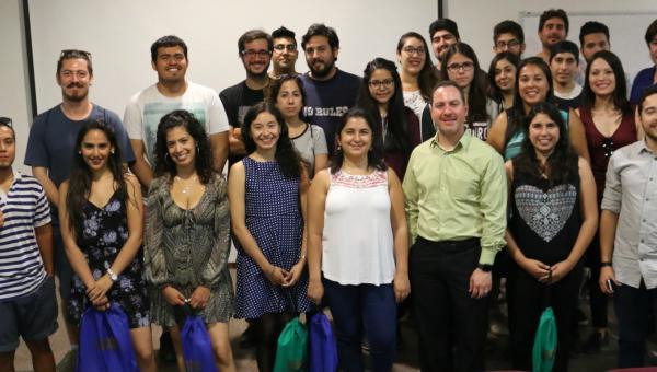 imagen Estudiantes de distintas Universidades del país participan en Curso de Fluorescencia